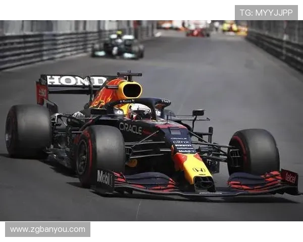 维斯塔潘再度称霸F1赛场梅赛德斯与法拉利激烈角逐新赛季悬念丛生