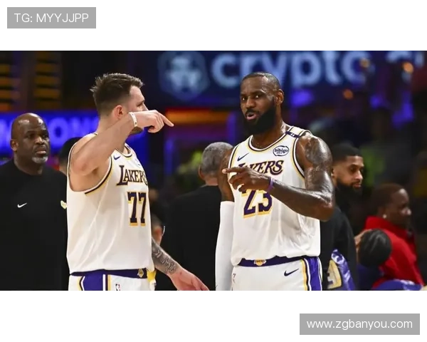 詹姆斯率湖人险胜勇士浓眉关键封盖助球队终结连败再燃季后赛希望