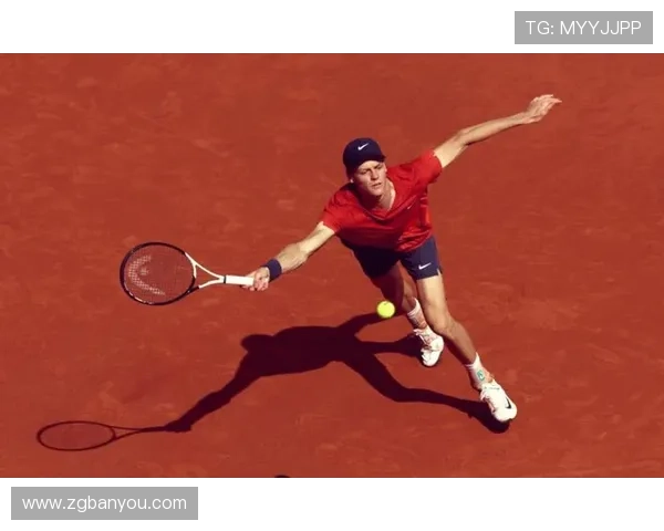 网球赛季再掀高潮 新星崛起老将激战 赛场上演惊心动魄对决