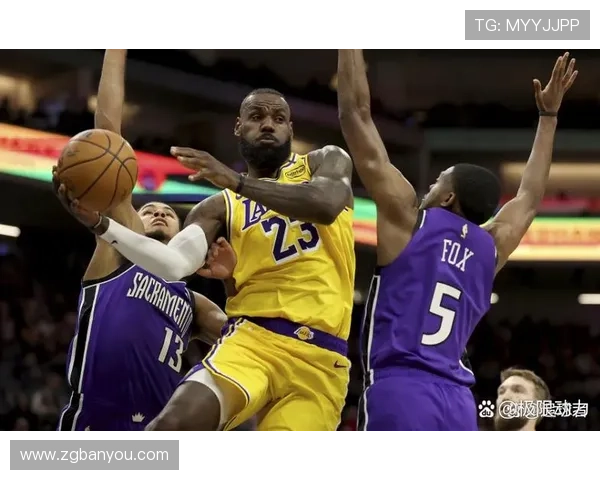 詹姆斯关键时刻再显统治力湖人连胜冲击西部前列季后赛形势升温